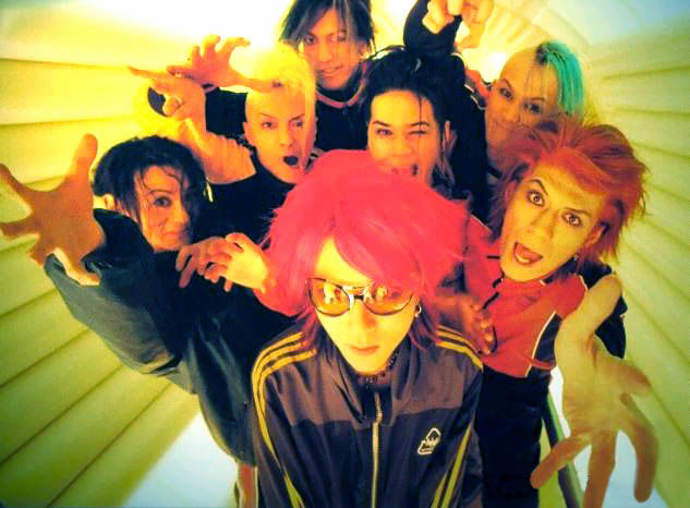 16位：hide with Spread Beaver