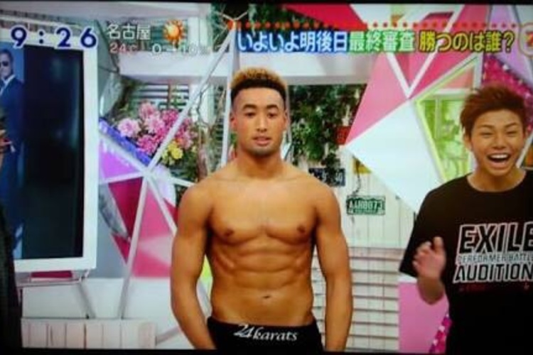 関口メンディーの筋肉画像