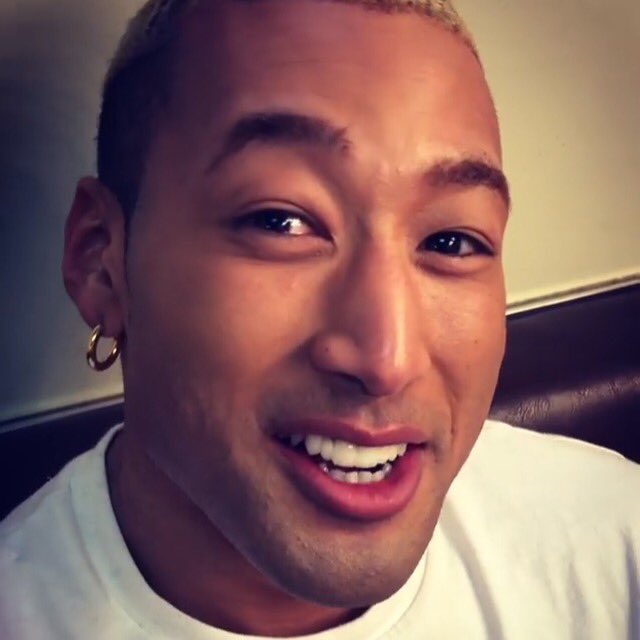 俳優としても活躍