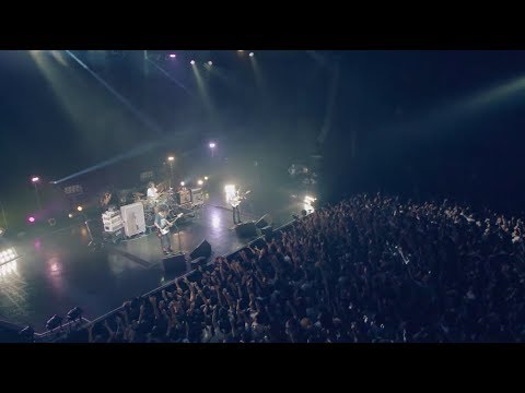 UNISON SQUARE GARDEN「シュガーソングとビターステップ」LIVE MUSIC VIDEO - YouTube