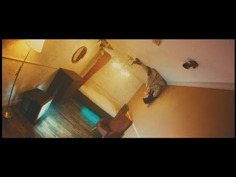 yukaDD(;´∀｀)メジャーデビュー1st Digital Single「Carry On」Music Video【Full ver.】 - YouTube