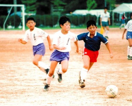 幼い頃からサッカーに夢中だったMIYAVIさん