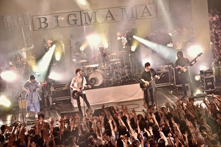 BIGMAMAのライブ風景