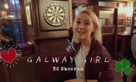 「Galway Girl」のMVに出演した女優のシアーシャ・ローナン