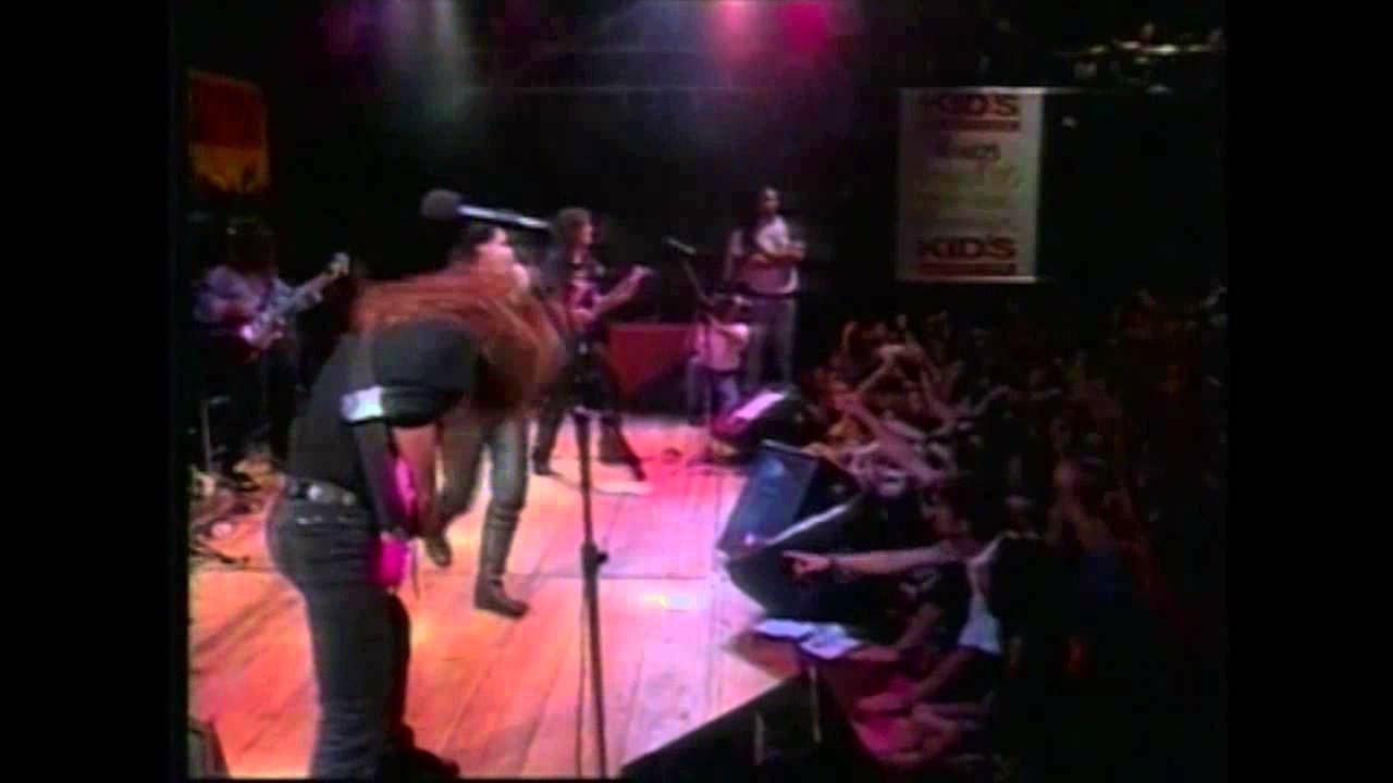 Angra - Carry On (Official) - YouTube