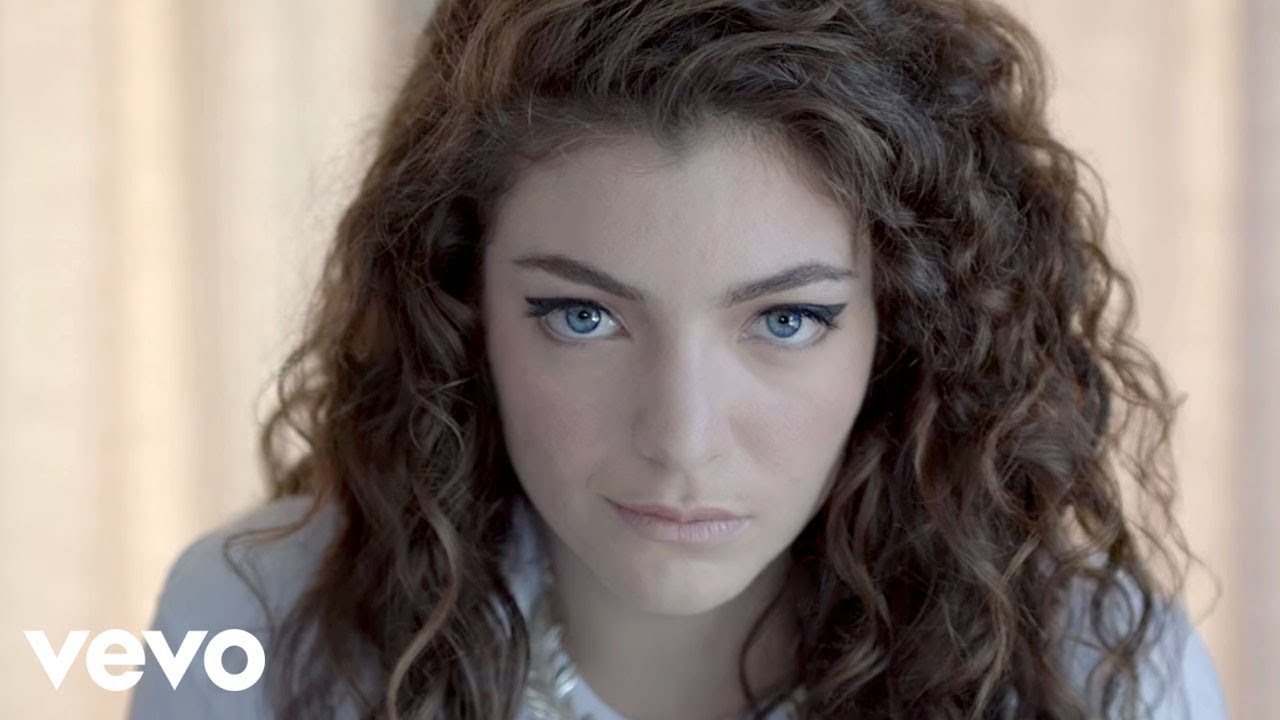 Lorde - Royals (US Version) - YouTube