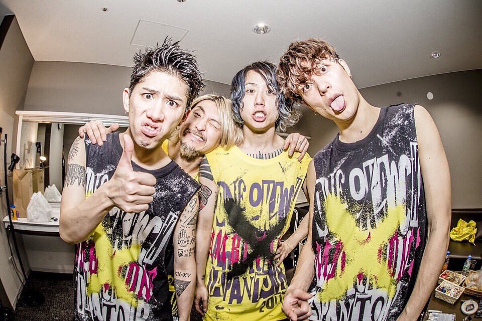 ONE OK ROCKの天才ボーカリストとして絶大な人気を獲得