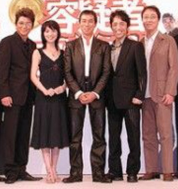 哀川翔さん（一番左）と柳葉敏郎さん（左から3人目）を比較