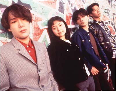 1992年、バンド『L⇔R』に加入
