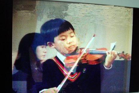 4歳からヴァイオリンを始める