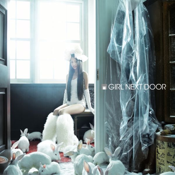 「GIRL NEXT DOOR」の1stアルバムは全曲タイアップのゴリ押し