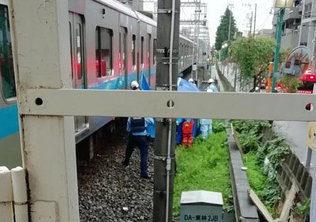 10月7日に小田急線で発生した人身事故現場付近の様子