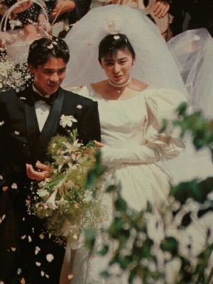 郷ひろみは破局の2年後に二谷友里恵と結婚