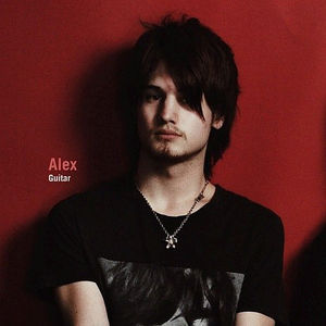 ALEX（ONE OK ROCK）の経歴①～アメリカで生まれ、日本で育った