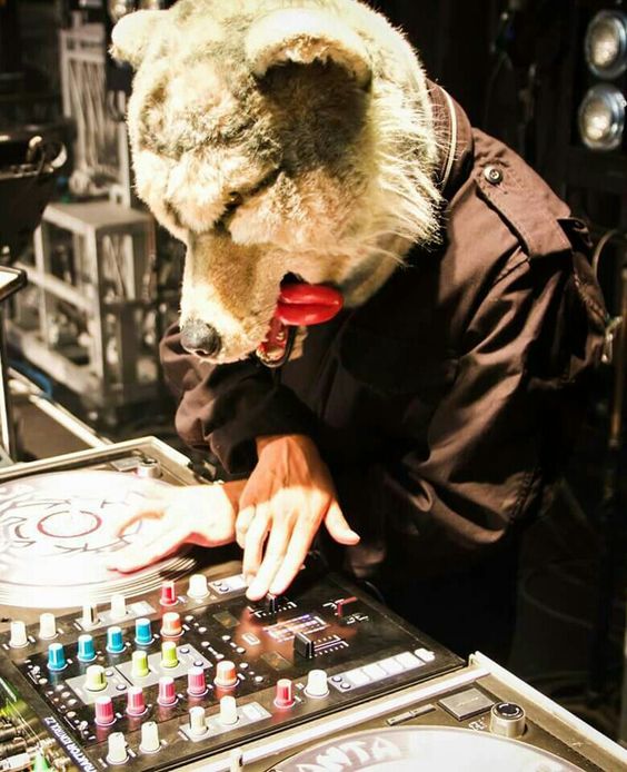 DJ Santa Monicaのプロフィール