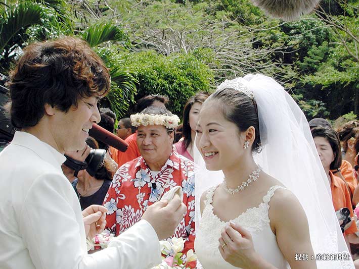 野口五郎さんと三井ゆりさんの結婚式の様子