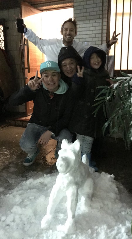 JESSEさんの実家前に作られたバンビ？の雪だるま