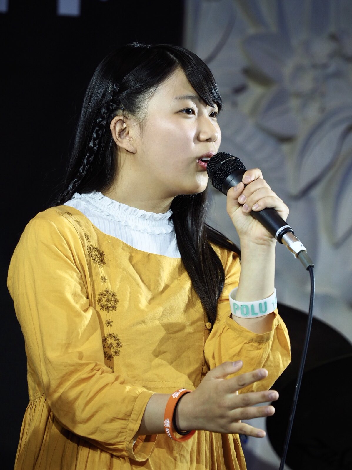 丸山純奈は人気の女性歌手