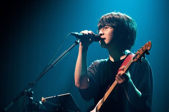 崎山蒼志は人気のシンガーソングライター