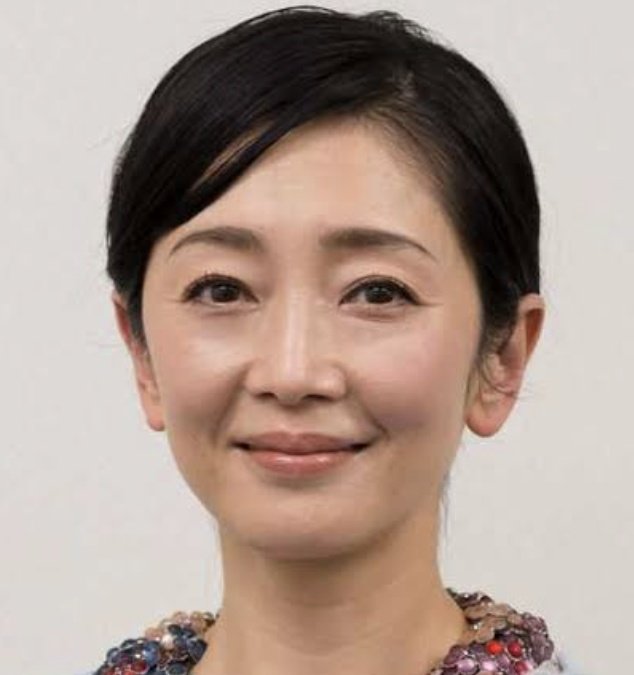 姪・麻生祐未のプロフィール