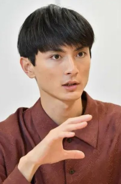 旦那は俳優の高良健吾