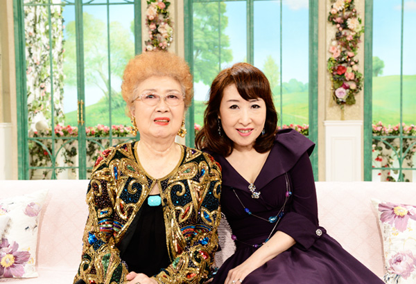 マーサ三宅の娘2人も現在は歌手